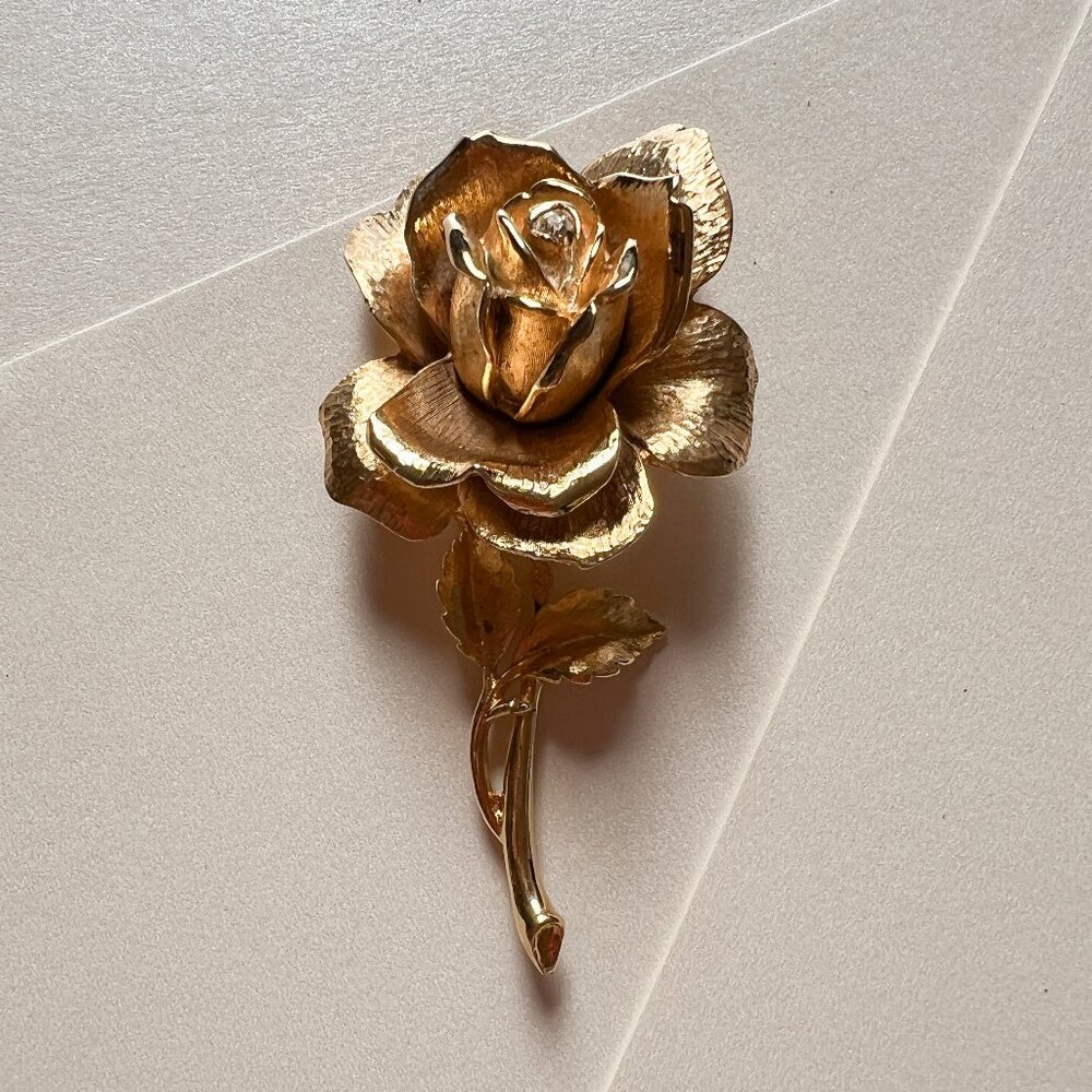 Vintage Large Gold Flower Rose Brooch with White Gem & Back Bar Clasp Closure